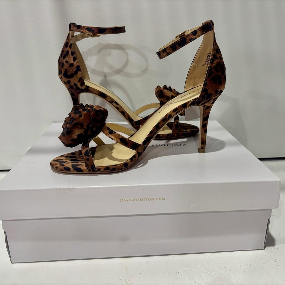 New with box Jessica Simpson Brown Leopard Heels - Picture 3 of 5